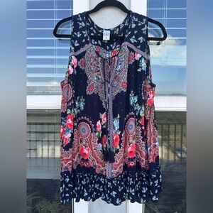 🔥Bila Bohemian Sleeveless Embroidered Detail Top with Tie Tassles